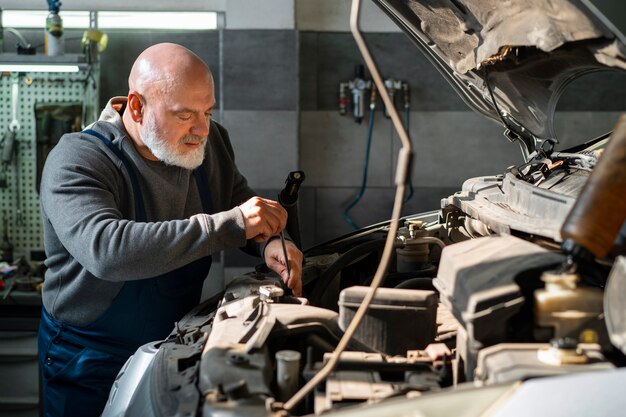 Jak skutecznie zdiagnozować problemy z układem wydechowym w samochodzie